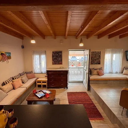 Ianos Maisonette 度假居 *