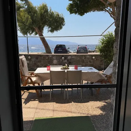 Ianos Maisonette *