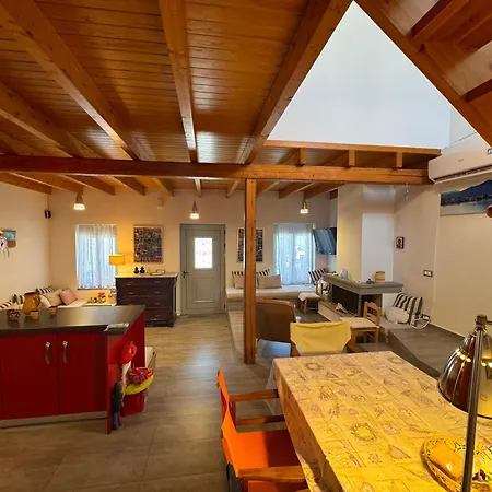 Ianos Maisonette * Paralia Sergoulas