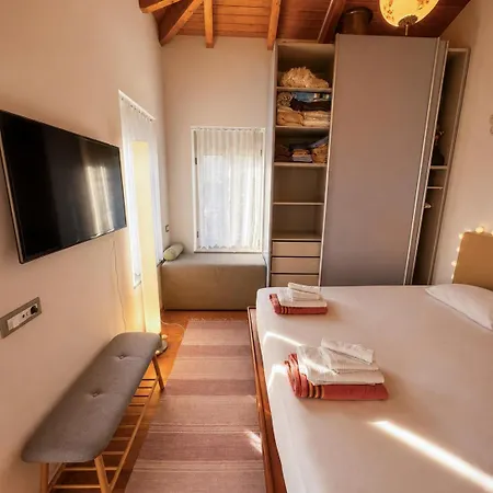 Ianos Maisonette 度假居 *